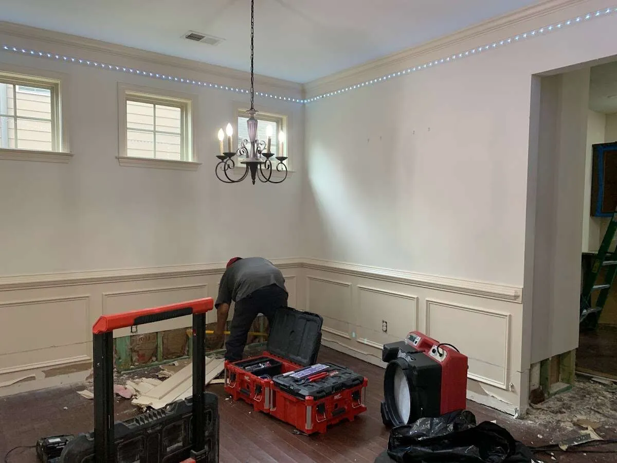 Restoration technician with professional equipment in Laguna Niguel